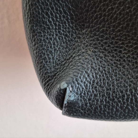 Coach Charlie Carryall *Missing Full Coach Logo - Picture 8 of 16